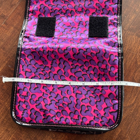 Soho Fuchsia and Violet Travel Pouch Like New - Picture 10 of 11